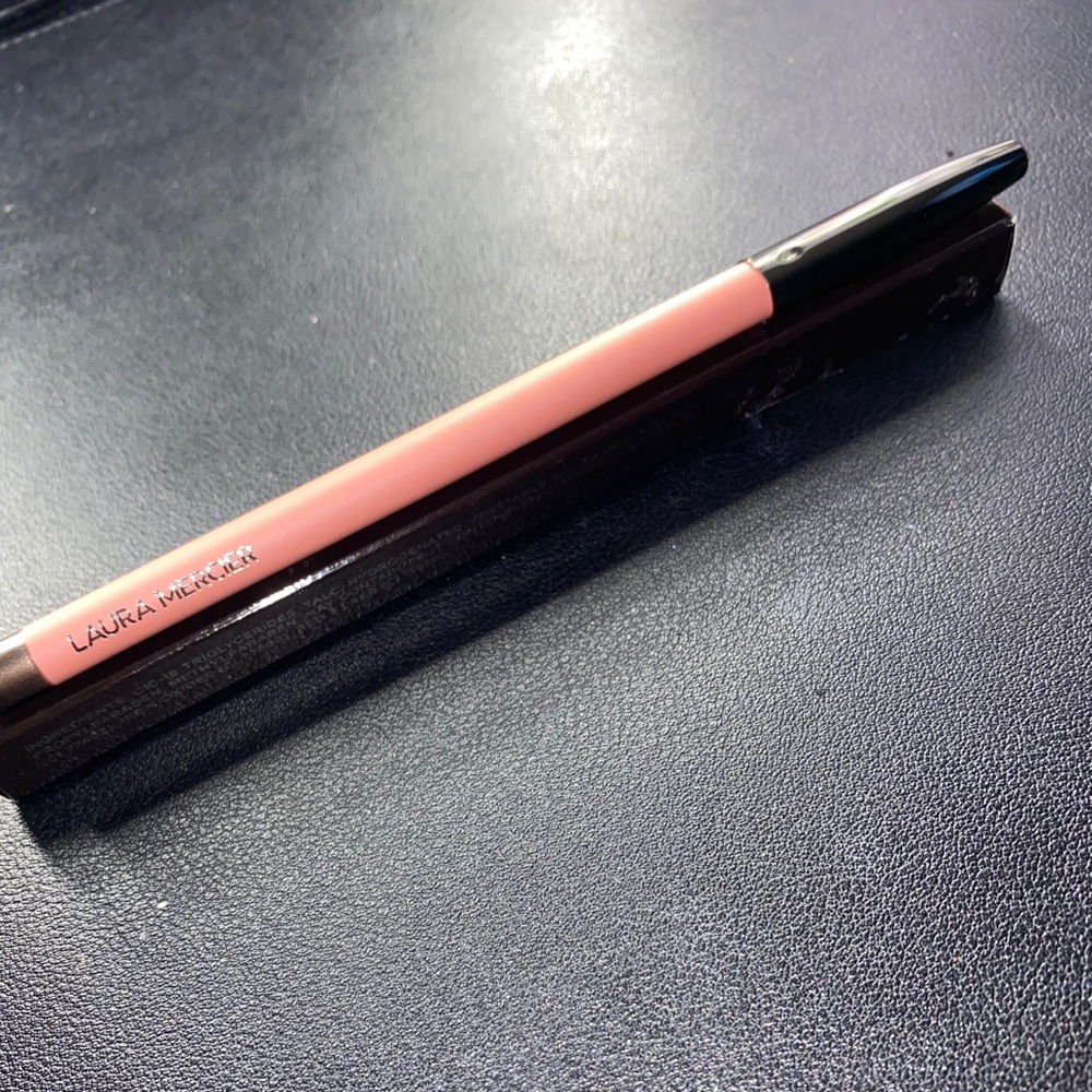 Laura Mercier: Rossewood Lip Liner